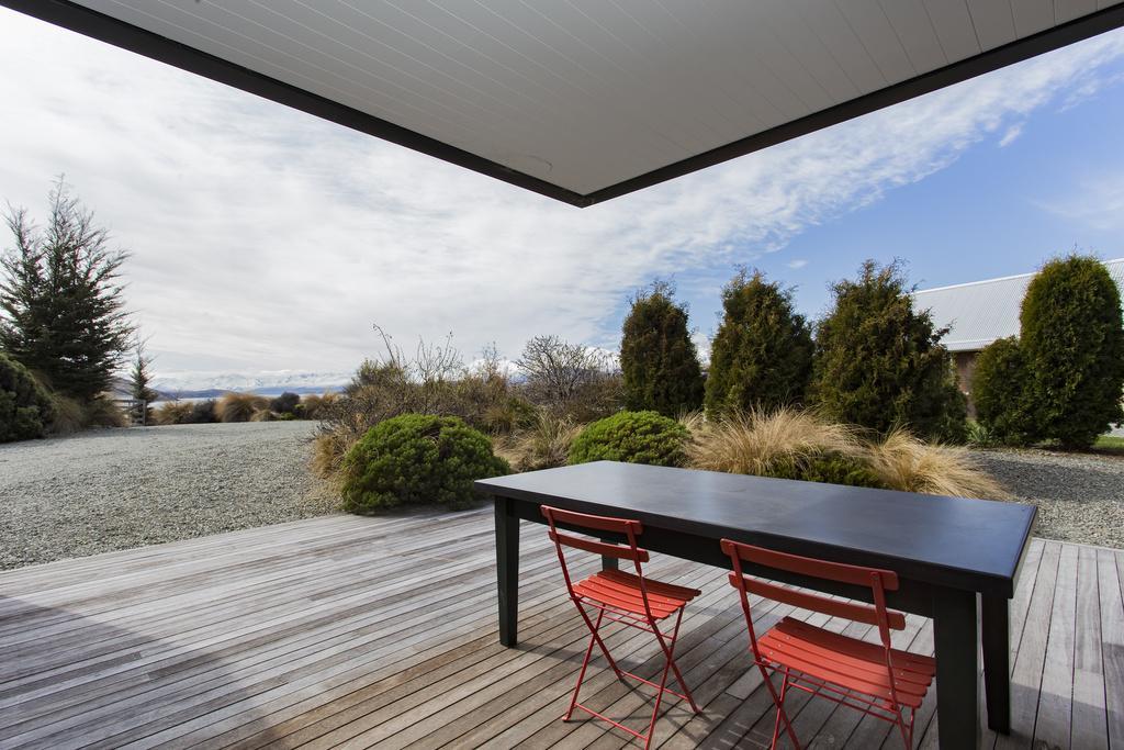 The Black House With Stunning Outdoor Bath Villa Lake Tekapo Exterior photo