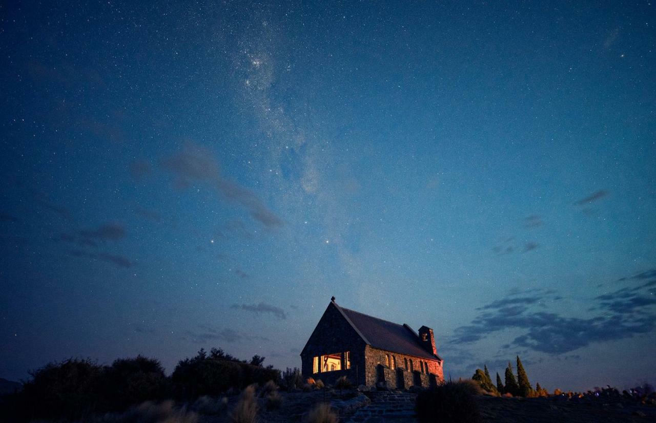 The Black House With Stunning Outdoor Bath Villa Lake Tekapo Exterior photo